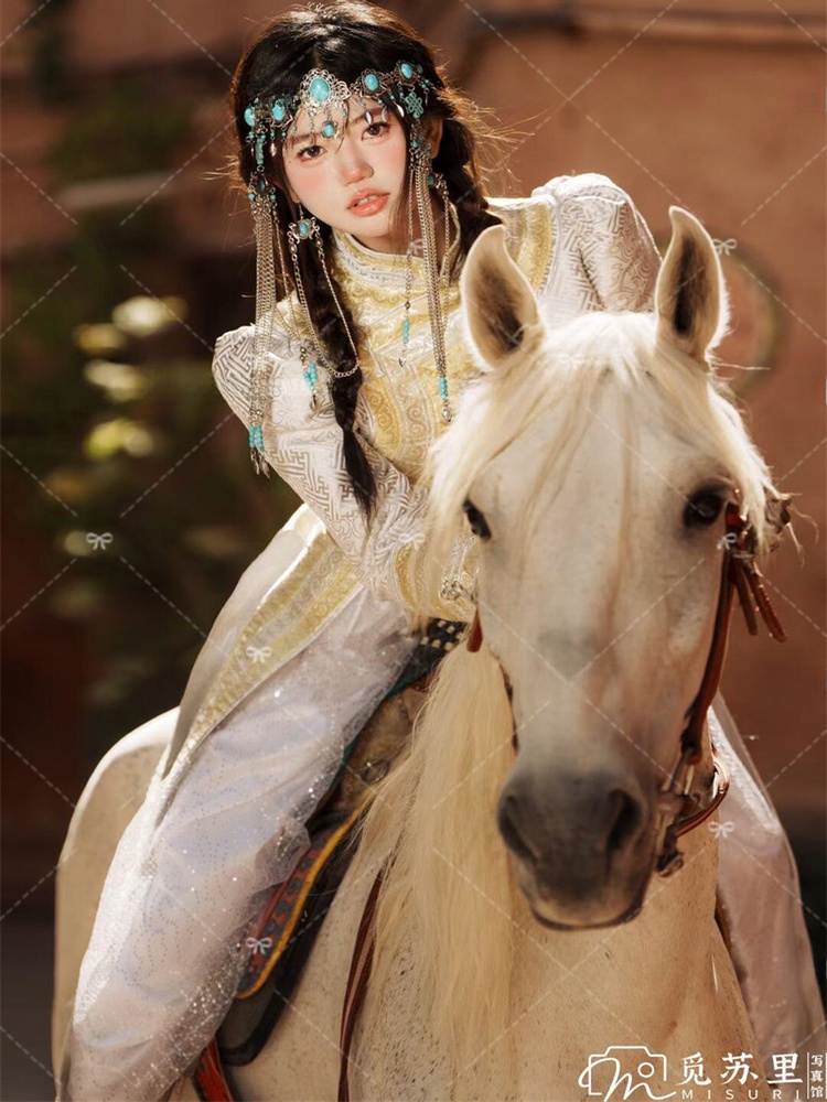Costume de photographie sur le - Ethnic Fashion Studio avis et prix
