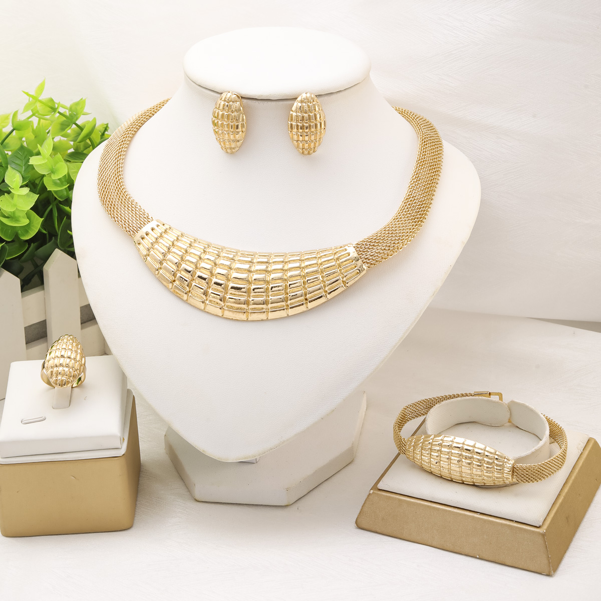 Ensembles de bijoux à la mode  - Ethnic Fashion Trends 2025 avis et prix